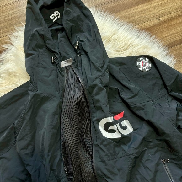 GG X WSOP REFLECTIVE LOGO WINDBREAKER - Picture 5 of 9